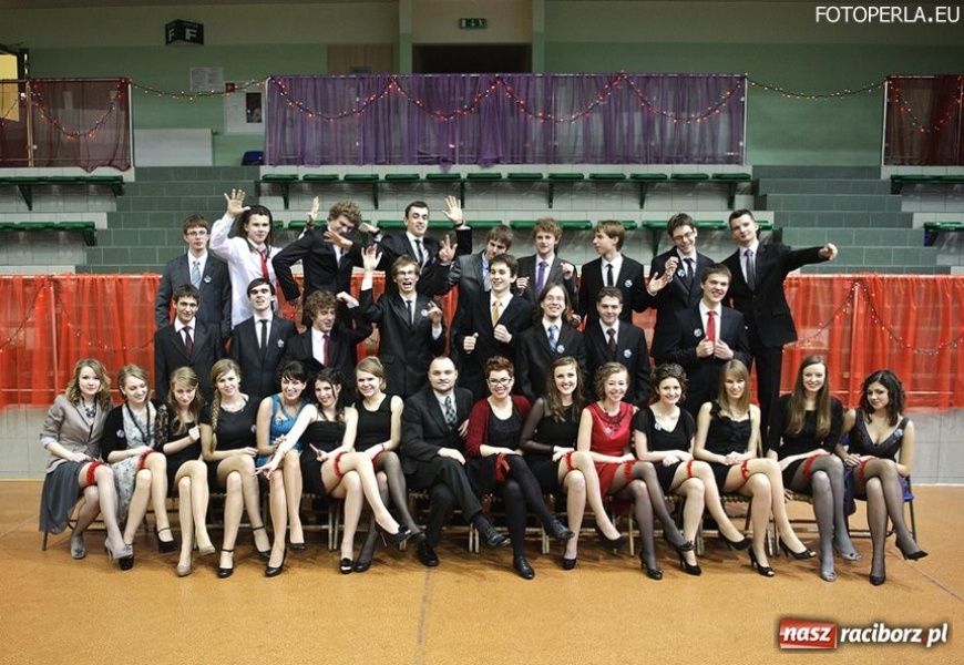 Zdjęcie w galerii na portalu naszraciborz.pl: Studniówka II LO w Arenie Rafako wiadomości z regionu