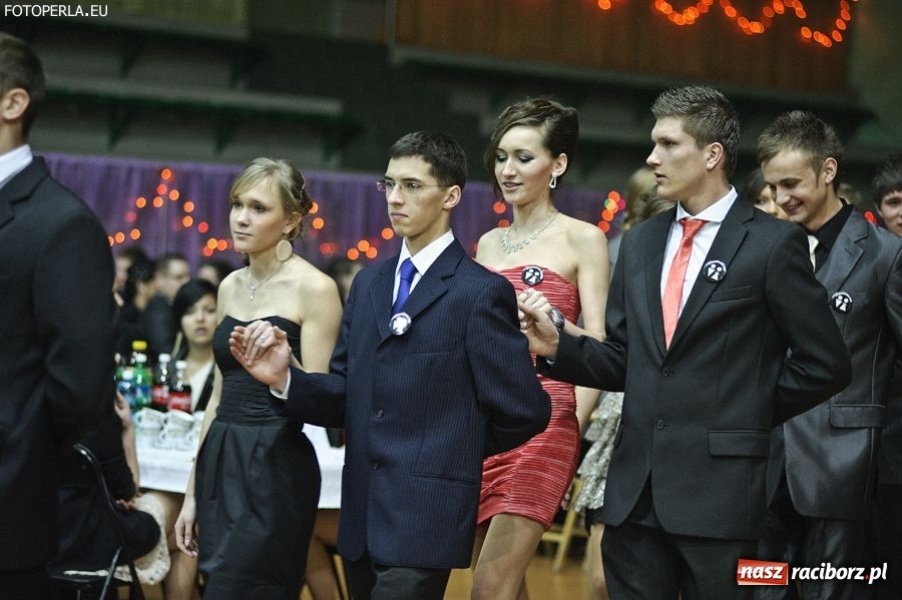 Zdjęcie w galerii na portalu naszraciborz.pl: Studniówka II LO w Arenie Rafako wiadomości z regionu