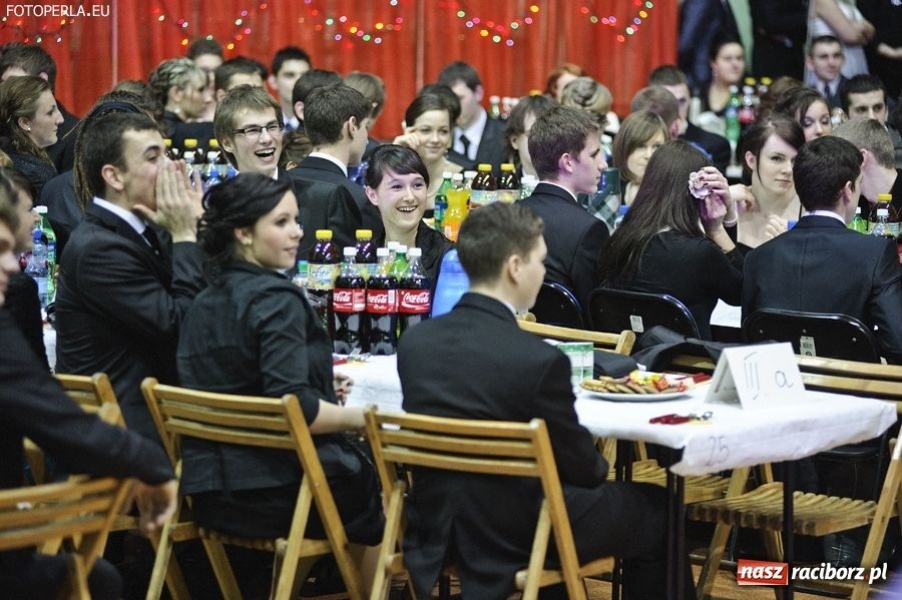 Zdjęcie w galerii na portalu naszraciborz.pl: Studniówka II LO w Arenie Rafako wiadomości z regionu