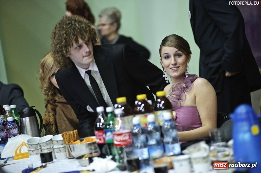 Zdjęcie w galerii na portalu naszraciborz.pl: Studniówka II LO w Arenie Rafako wiadomości z regionu