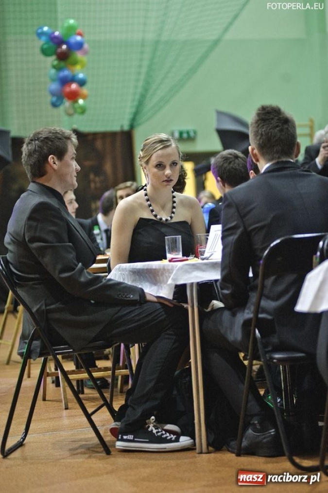 Zdjęcie w galerii na portalu naszraciborz.pl: Studniówka II LO w Arenie Rafako wiadomości z regionu