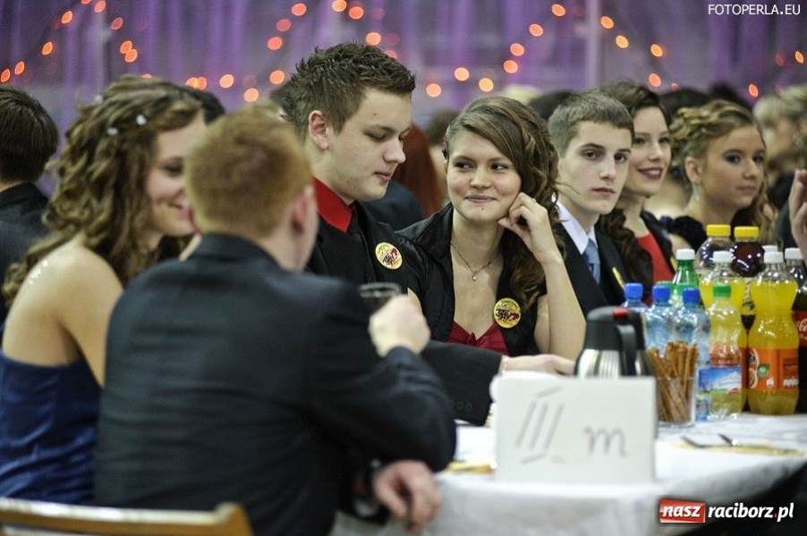Zdjęcie w galerii na portalu naszraciborz.pl: Studniówka II LO w Arenie Rafako wiadomości z regionu