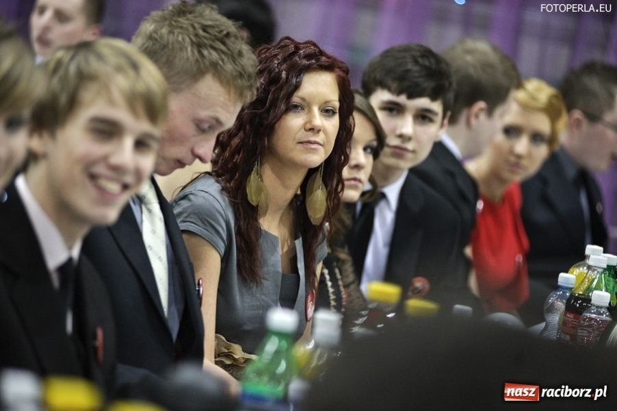 Zdjęcie w galerii na portalu naszraciborz.pl: Studniówka II LO w Arenie Rafako wiadomości z regionu