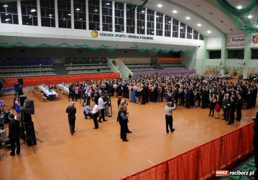 Zdjęcie w galerii na portalu naszraciborz.pl: Prawie 400 osób na balu Kasprowicza wiadomości z regionu