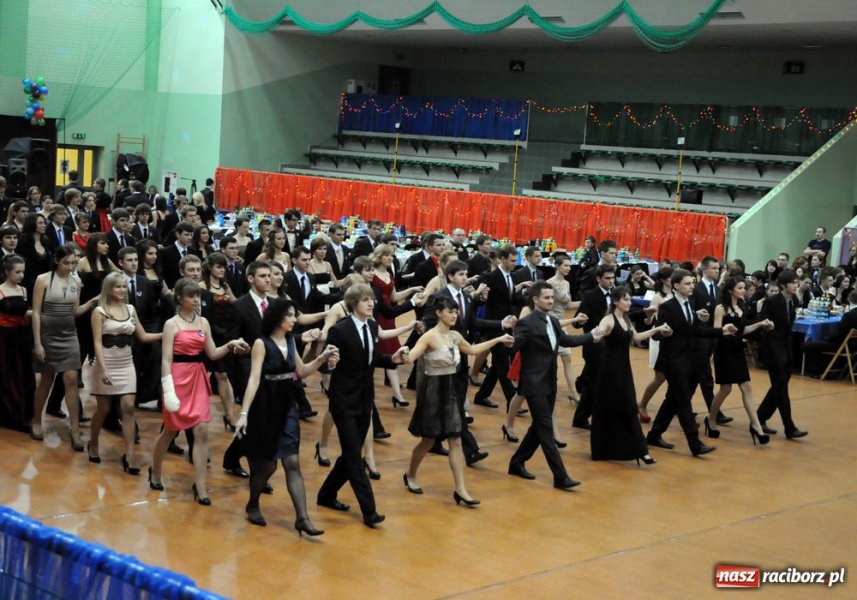 Zdjęcie w galerii na portalu naszraciborz.pl: Prawie 400 osób na balu Kasprowicza wiadomości z regionu