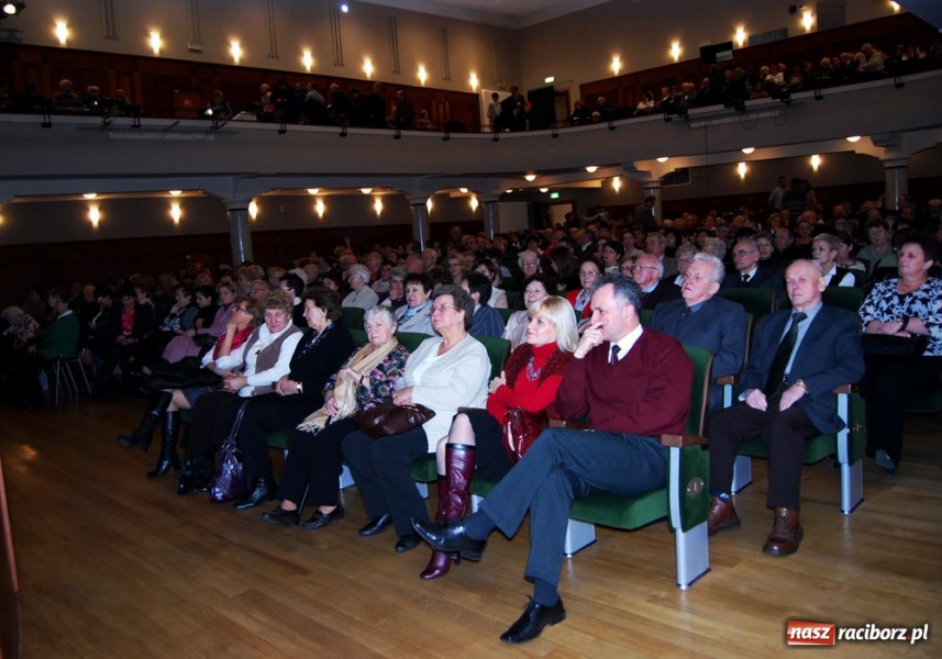 Zdjęcie w galerii na portalu naszraciborz.pl: Irena Santor oczarowała publiczność wiadomości z regionu