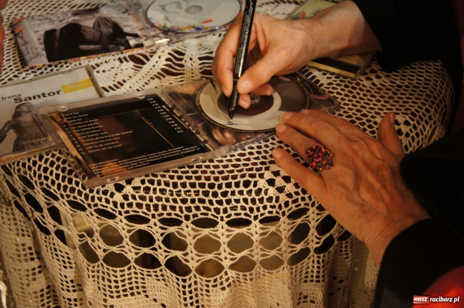 Zdjęcie w galerii na portalu naszraciborz.pl: Irena Santor oczarowała publiczność wiadomości z regionu