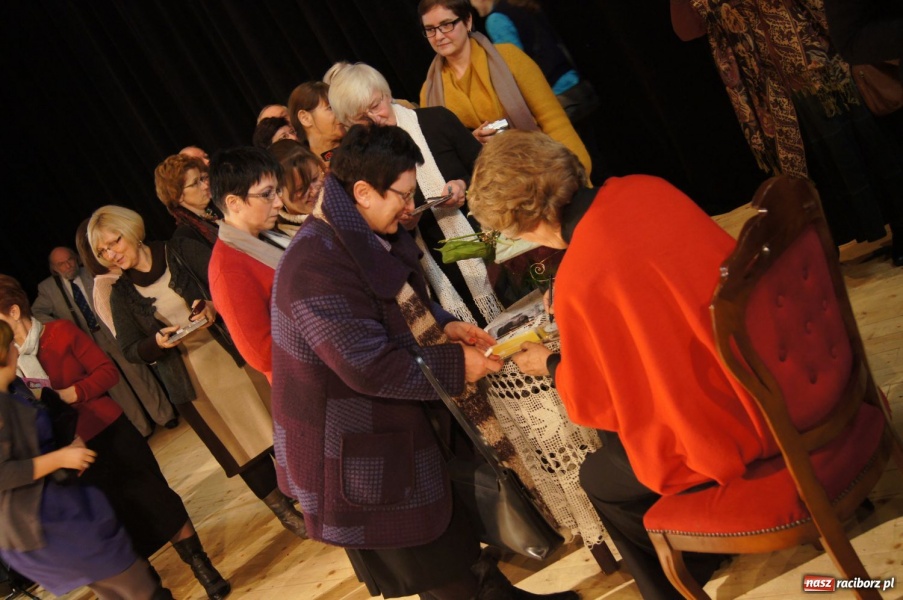 Zdjęcie w galerii na portalu naszraciborz.pl: Irena Santor oczarowała publiczność wiadomości z regionu