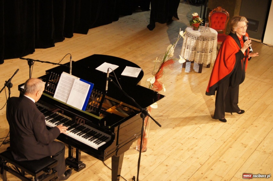 Zdjęcie w galerii na portalu naszraciborz.pl: Irena Santor oczarowała publiczność wiadomości z regionu