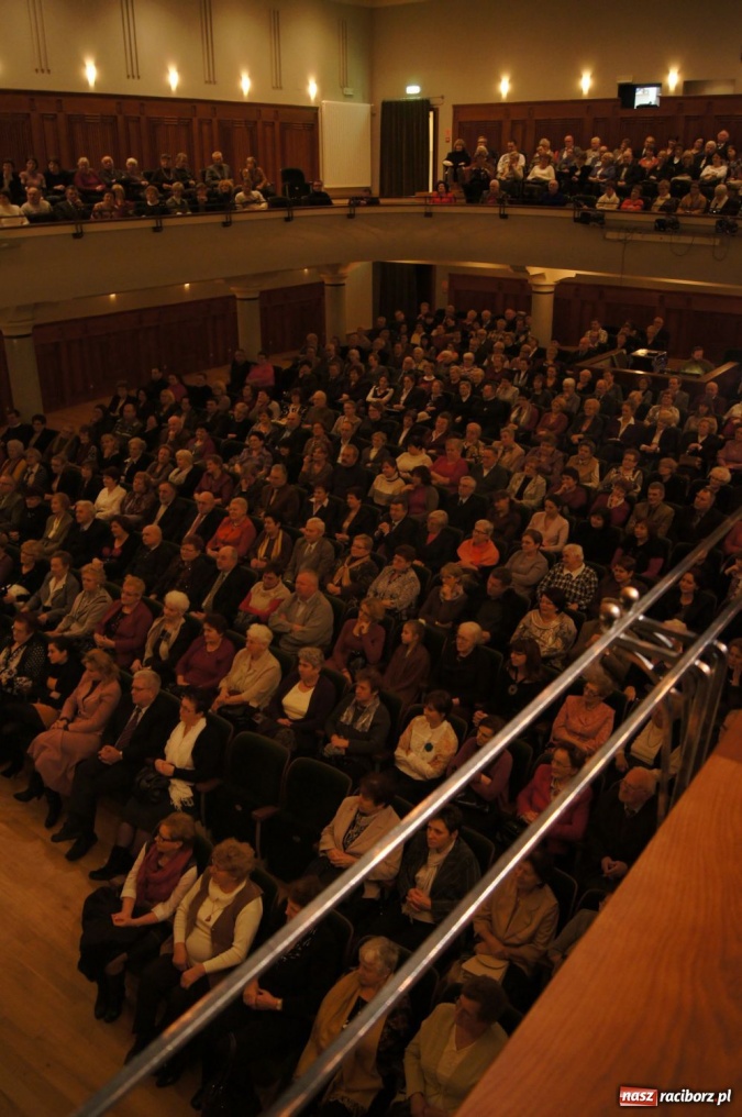 Zdjęcie w galerii na portalu naszraciborz.pl: Irena Santor oczarowała publiczność wiadomości z regionu