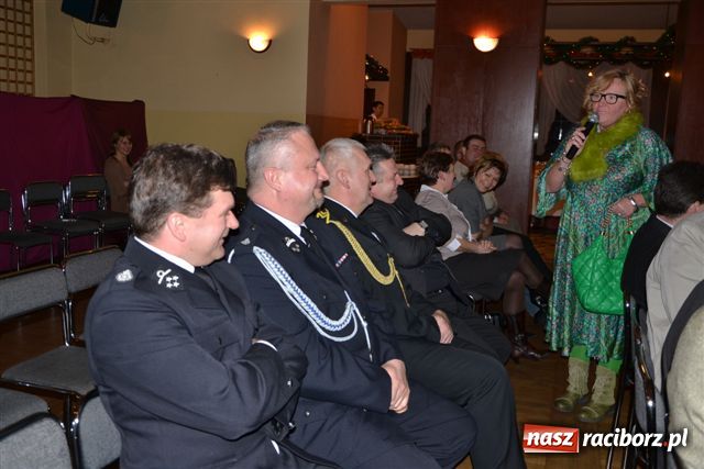 Zdjęcie w galerii na portalu naszraciborz.pl: Spotkanie noworoczne z kabaretem wiadomości z regionu
