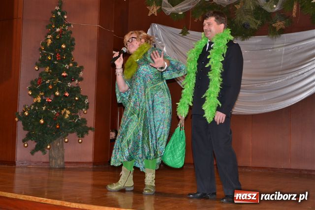 Zdjęcie w galerii na portalu naszraciborz.pl: Spotkanie noworoczne z kabaretem wiadomości z regionu