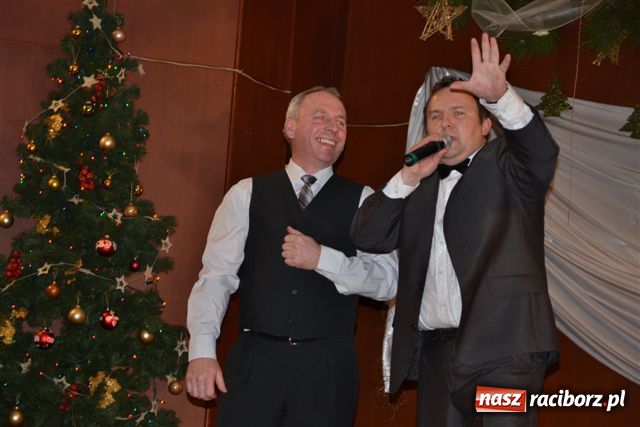 Zdjęcie w galerii na portalu naszraciborz.pl: Spotkanie noworoczne z kabaretem wiadomości z regionu
