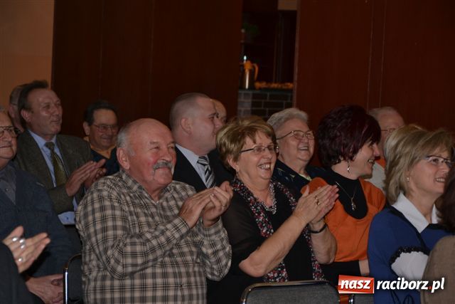 Zdjęcie w galerii na portalu naszraciborz.pl: Spotkanie noworoczne z kabaretem wiadomości z regionu