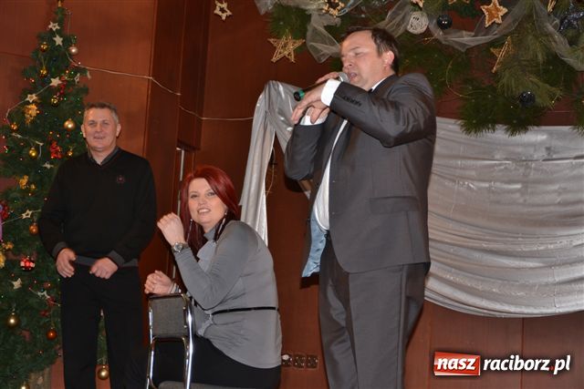 Zdjęcie w galerii na portalu naszraciborz.pl: Spotkanie noworoczne z kabaretem wiadomości z regionu