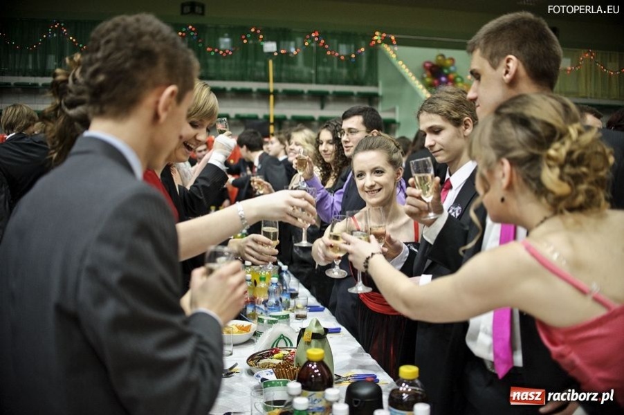 Zdjęcie w galerii na portalu naszraciborz.pl: Studniówka I LO - ach, co to był za bal! wiadomości z regionu