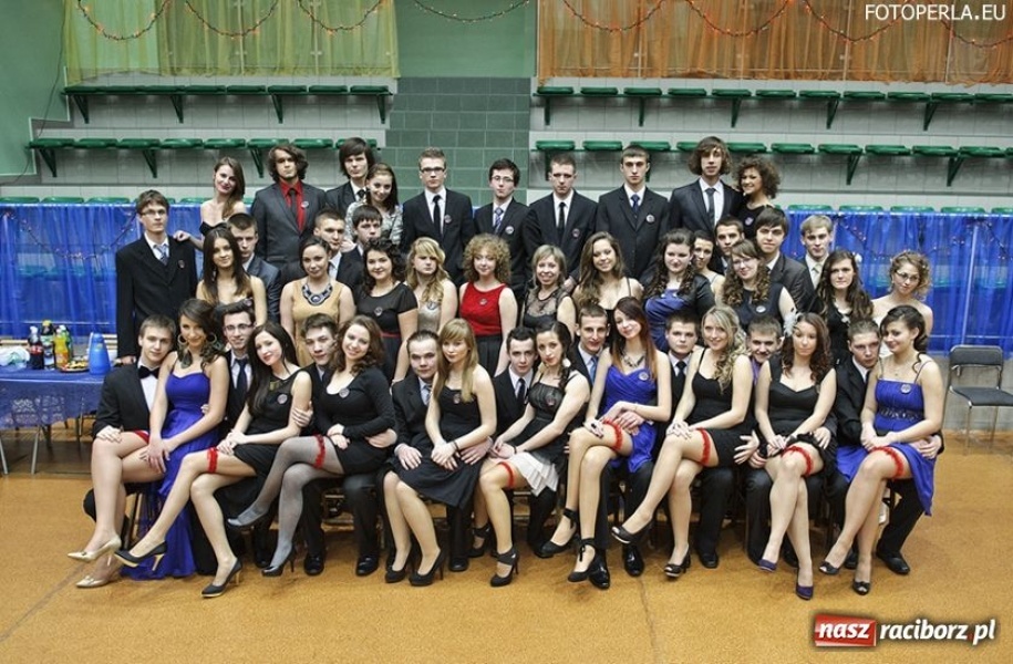 Zdjęcie w galerii na portalu naszraciborz.pl: Studniówka I LO - ach, co to był za bal! wiadomości z regionu