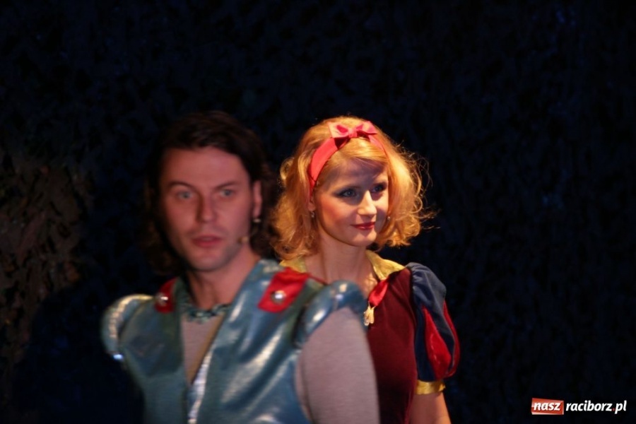 Zdjęcie w galerii na portalu naszraciborz.pl: Bajkowa niedziela z Królewną Śnieżką wiadomości z regionu