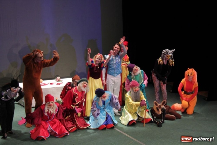 Zdjęcie w galerii na portalu naszraciborz.pl: Bajkowa niedziela z Królewną Śnieżką wiadomości z regionu