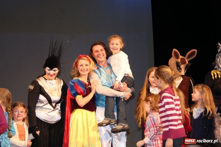 Zdjęcie w galerii na portalu naszraciborz.pl: Bajkowa niedziela z Królewną Śnieżką wiadomości z regionu