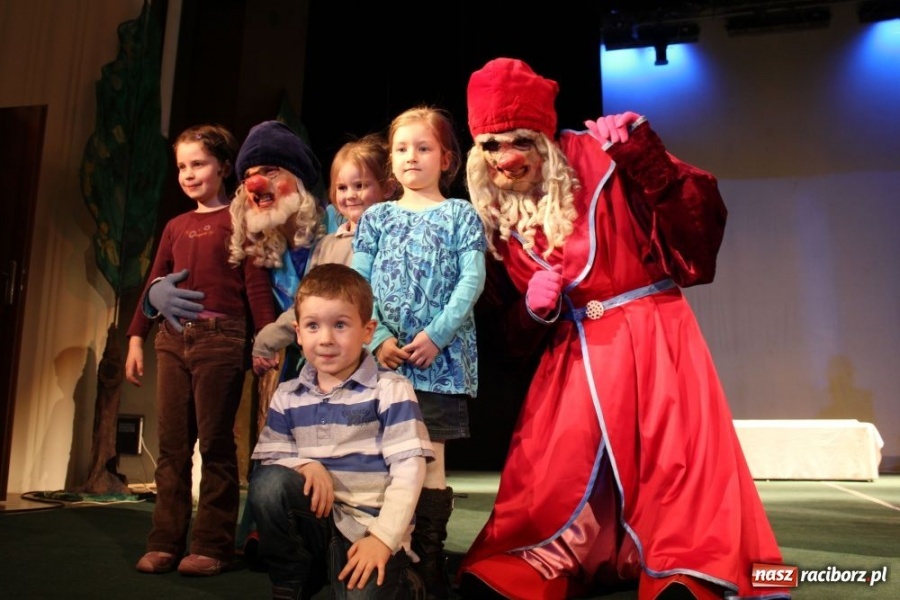 Zdjęcie w galerii na portalu naszraciborz.pl: Bajkowa niedziela z Królewną Śnieżką wiadomości z regionu