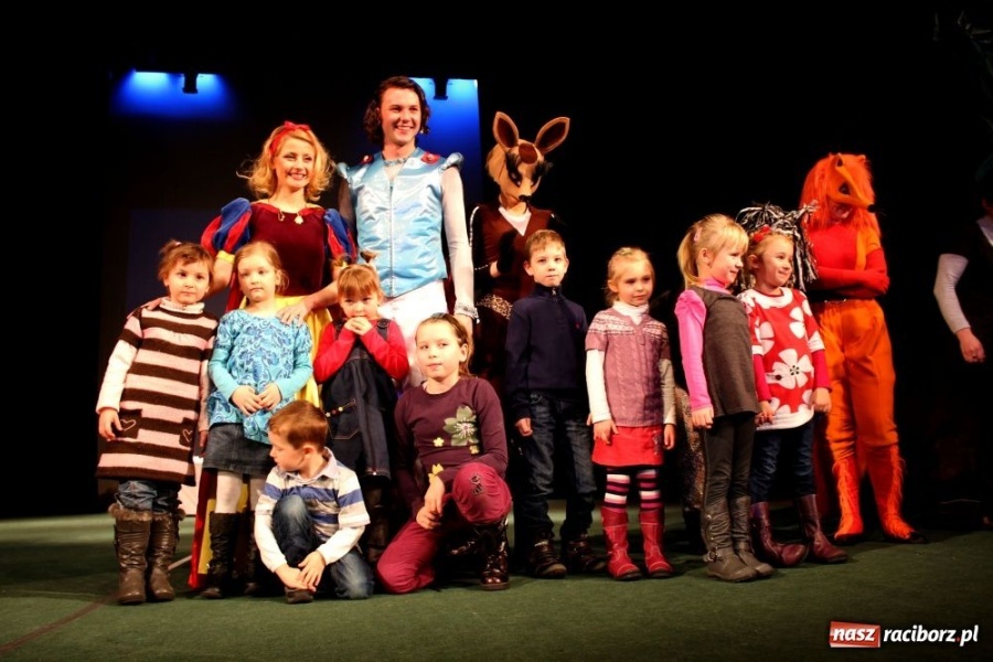 Zdjęcie w galerii na portalu naszraciborz.pl: Bajkowa niedziela z Królewną Śnieżką wiadomości z regionu