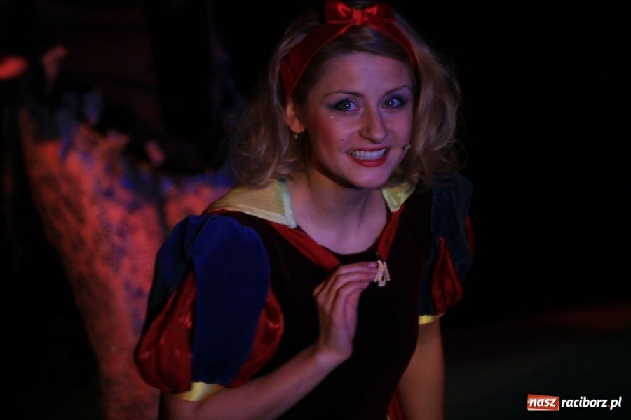 Zdjęcie w galerii na portalu naszraciborz.pl: Bajkowa niedziela z Królewną Śnieżką wiadomości z regionu