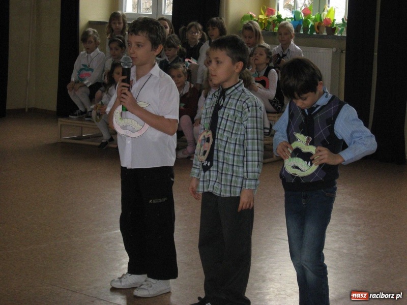 Zdjęcie w galerii na portalu naszraciborz.pl: Warsztaty zdrowia w SP-4 wiadomości z regionu