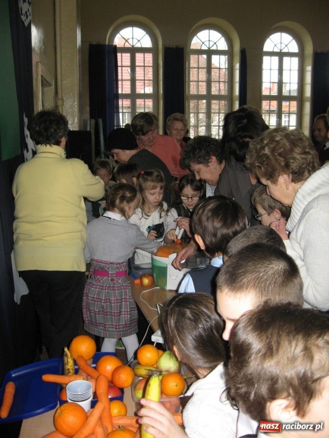 Zdjęcie w galerii na portalu naszraciborz.pl: Warsztaty zdrowia w SP-4 wiadomości z regionu