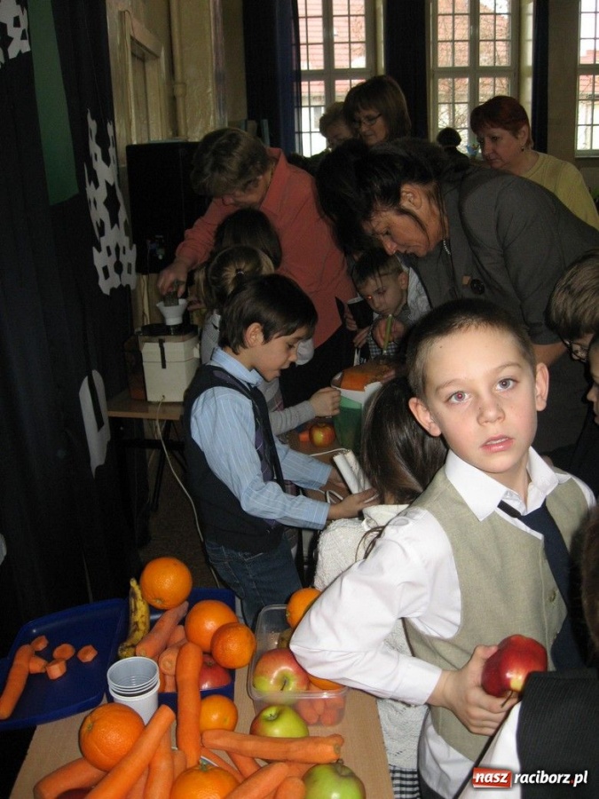 Zdjęcie w galerii na portalu naszraciborz.pl: Warsztaty zdrowia w SP-4 wiadomości z regionu