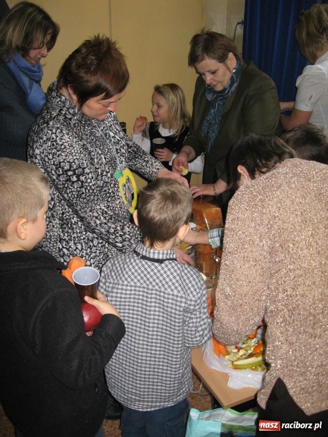 Zdjęcie w galerii na portalu naszraciborz.pl: Warsztaty zdrowia w SP-4 wiadomości z regionu