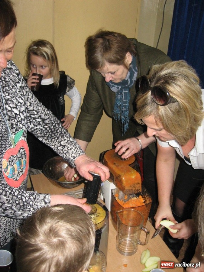 Zdjęcie w galerii na portalu naszraciborz.pl: Warsztaty zdrowia w SP-4 wiadomości z regionu