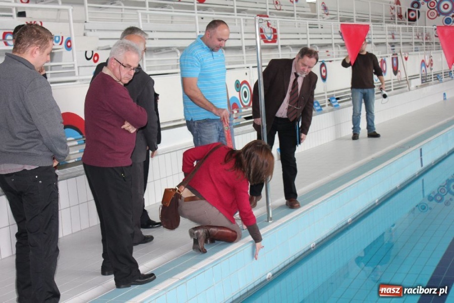 Zdjęcie w galerii na portalu naszraciborz.pl: Dziś wreszcie odebrano pływalnię PWSZ wiadomości z regionu