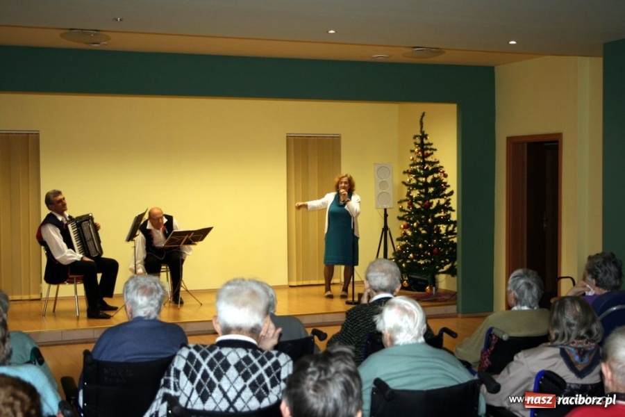 Zdjęcie w galerii na portalu naszraciborz.pl: Strzecha wystąpiła w Złotej Jesieni wiadomości z regionu