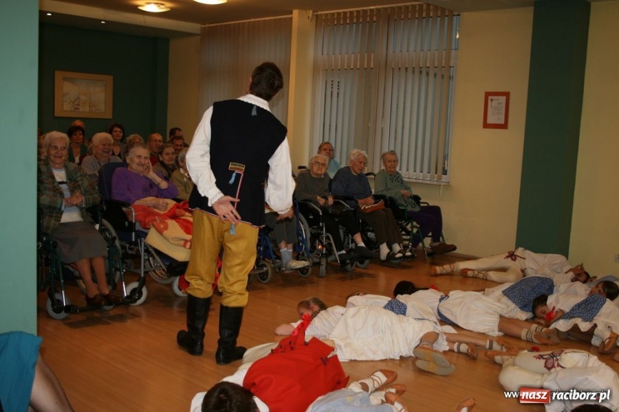 Zdjęcie w galerii na portalu naszraciborz.pl: Strzecha wystąpiła w Złotej Jesieni wiadomości z regionu