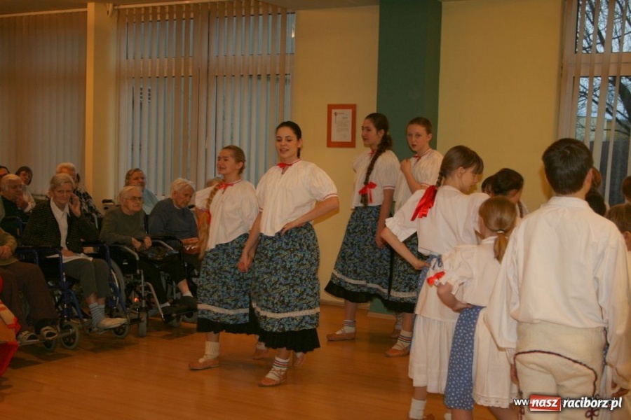 Zdjęcie w galerii na portalu naszraciborz.pl: Strzecha wystąpiła w Złotej Jesieni wiadomości z regionu