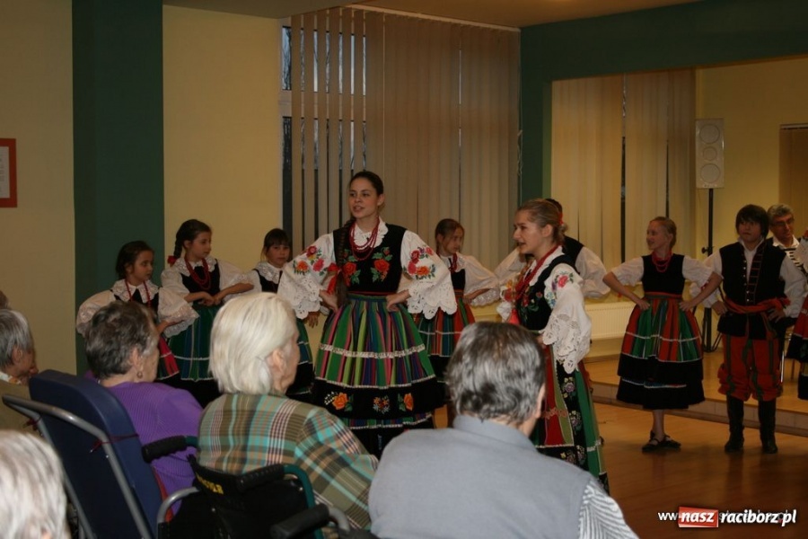 Zdjęcie w galerii na portalu naszraciborz.pl: Strzecha wystąpiła w Złotej Jesieni wiadomości z regionu