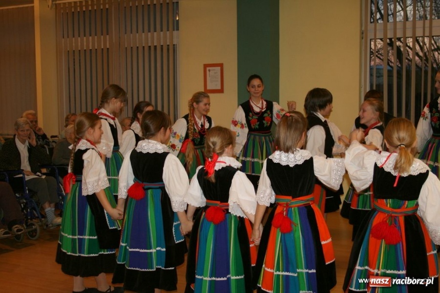 Zdjęcie w galerii na portalu naszraciborz.pl: Strzecha wystąpiła w Złotej Jesieni wiadomości z regionu