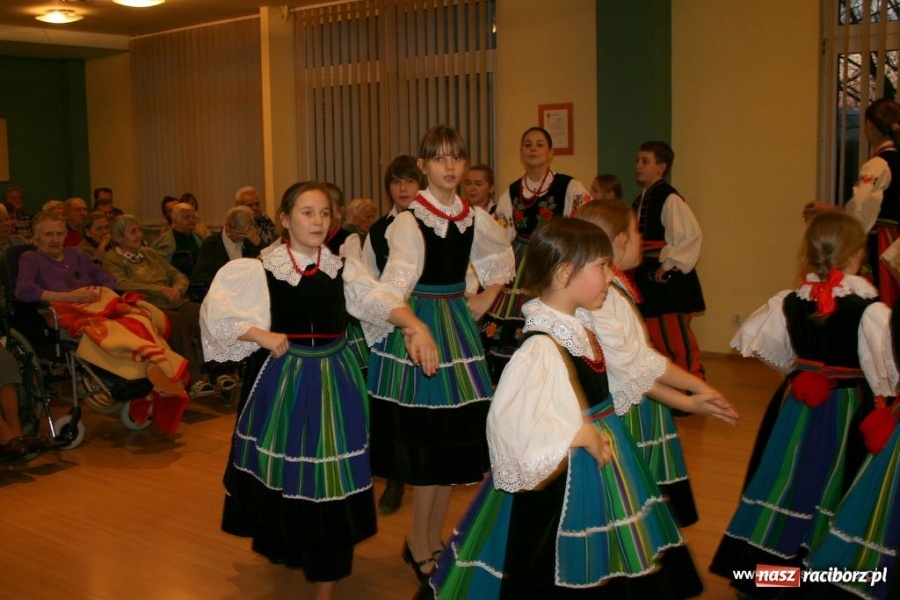 Zdjęcie w galerii na portalu naszraciborz.pl: Strzecha wystąpiła w Złotej Jesieni wiadomości z regionu