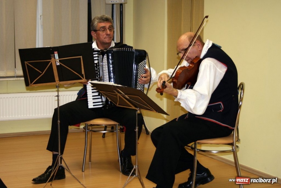 Zdjęcie w galerii na portalu naszraciborz.pl: Strzecha wystąpiła w Złotej Jesieni wiadomości z regionu