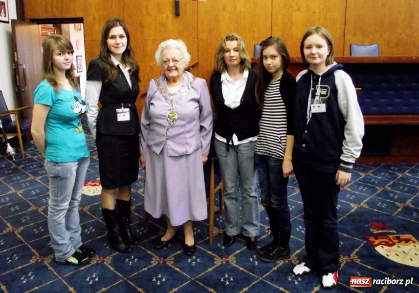 Zdjęcie w galerii na portalu naszraciborz.pl: Uczniowie z Ostroga pojechali do Walii wiadomości z regionu