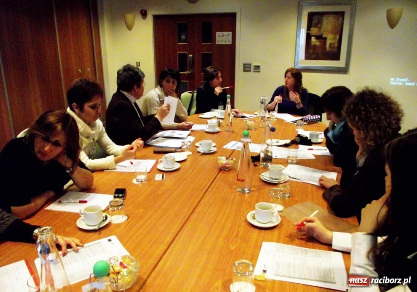 Zdjęcie w galerii na portalu naszraciborz.pl: Uczniowie z Ostroga pojechali do Walii wiadomości z regionu