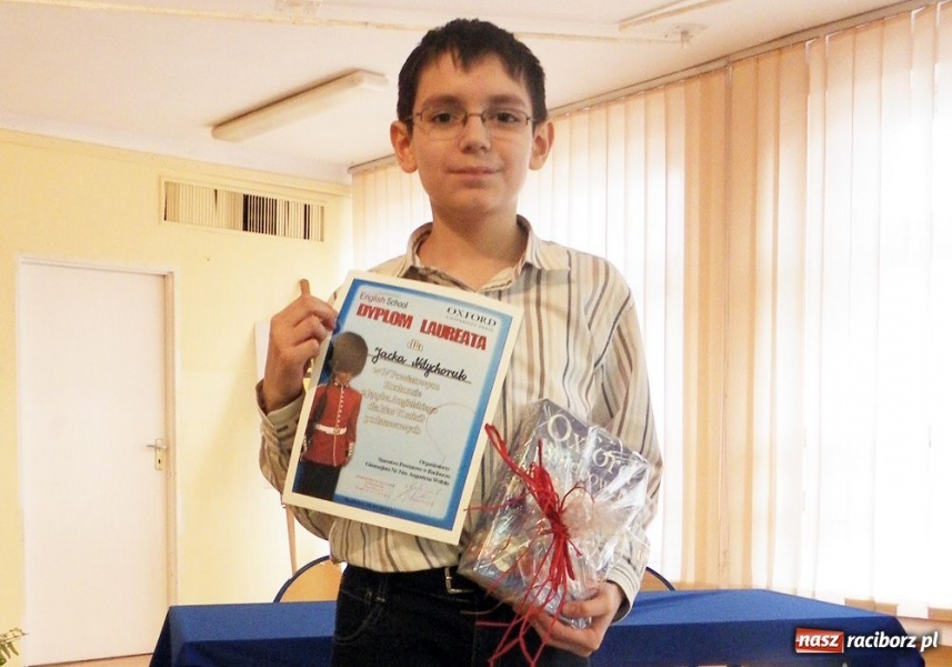 Zdjęcie w galerii na portalu naszraciborz.pl: Najlepsi angliści w powiecie wiadomości z regionu