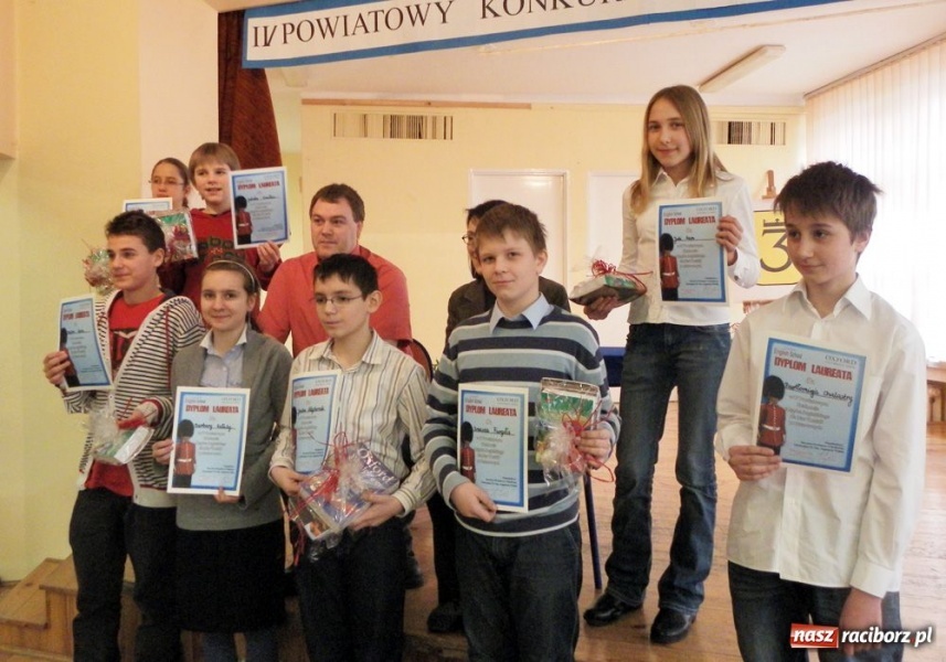 Zdjęcie w galerii na portalu naszraciborz.pl: Najlepsi angliści w powiecie wiadomości z regionu