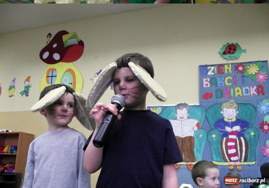 Zdjęcie w galerii na portalu naszraciborz.pl: Bałwanek i jego przyjaciele wiadomości z regionu