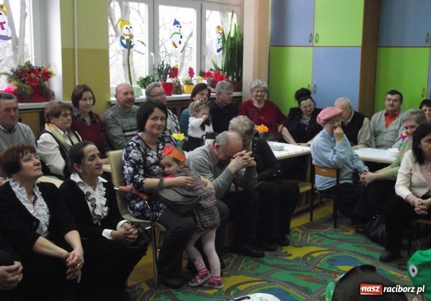 Zdjęcie w galerii na portalu naszraciborz.pl: Bałwanek i jego przyjaciele wiadomości z regionu