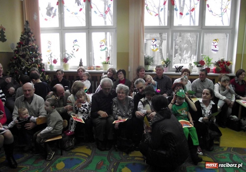 Zdjęcie w galerii na portalu naszraciborz.pl: Bałwanek i jego przyjaciele wiadomości z regionu