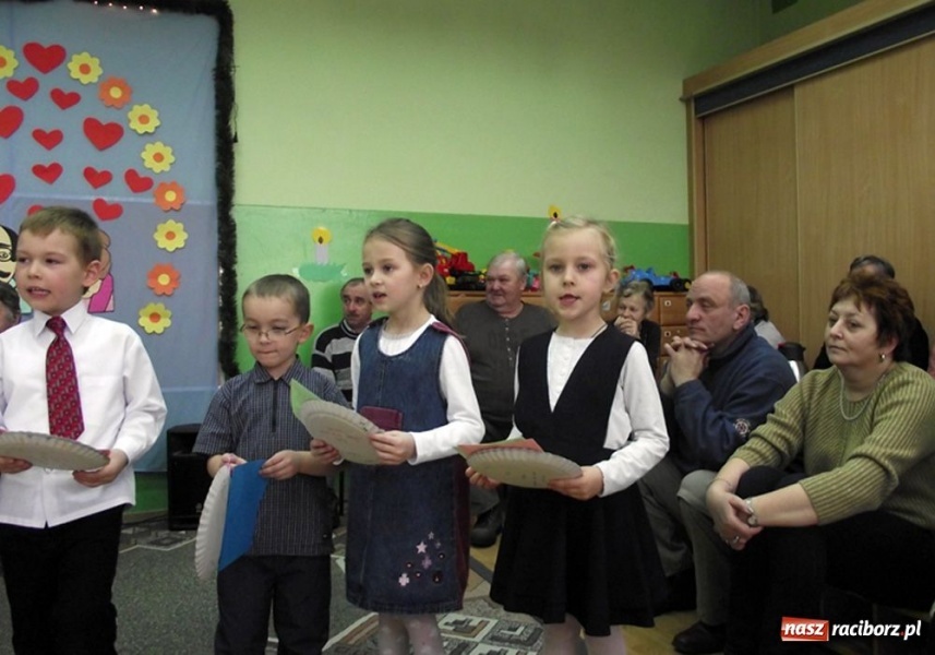 Zdjęcie w galerii na portalu naszraciborz.pl: Bałwanek i jego przyjaciele wiadomości z regionu