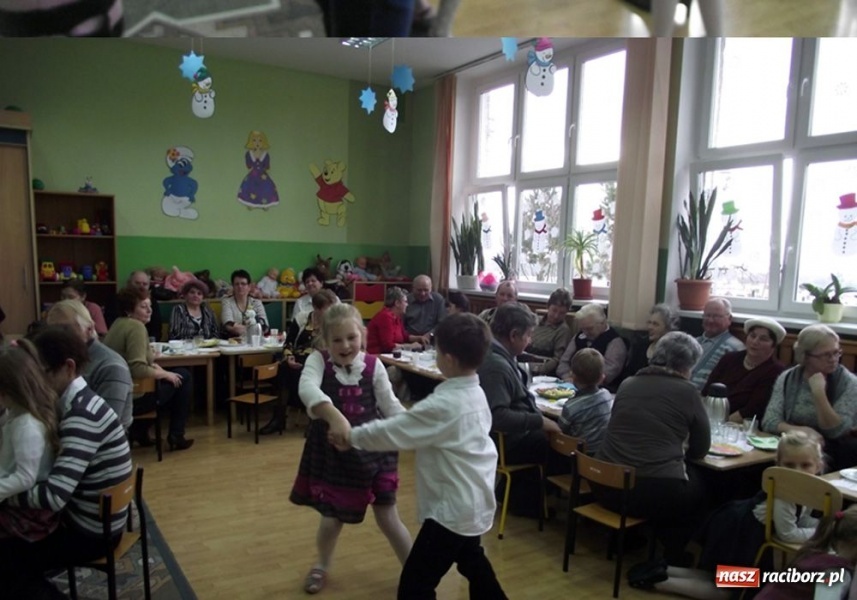 Zdjęcie w galerii na portalu naszraciborz.pl: Bałwanek i jego przyjaciele wiadomości z regionu