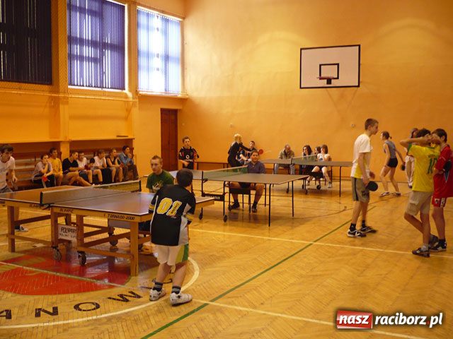 Zdjęcie w galerii na portalu naszraciborz.pl: Powiatowy finał rozgrywek tenisa wiadomości z regionu